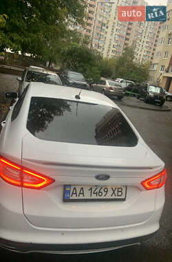 Седан Ford Fusion 2016 в 