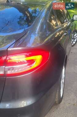 Седан Ford Fusion 2018 в 