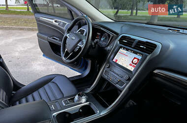 Седан Ford Fusion 2018 в 