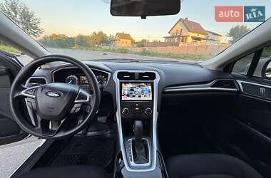 Седан Ford Fusion 2014 в 