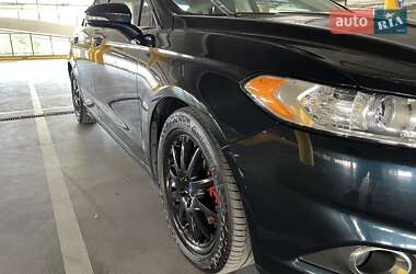 Седан Ford Fusion 2013 в 