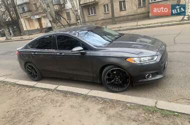 Седан Ford Fusion 2015 в 