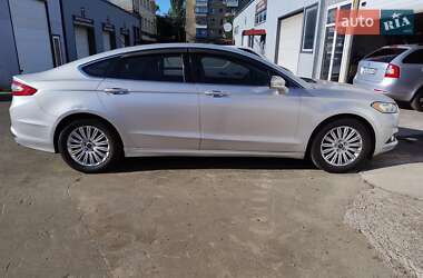 Седан Ford Fusion 2013 в 