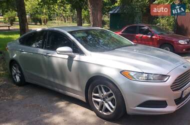 Седан Ford Fusion 2015 в 