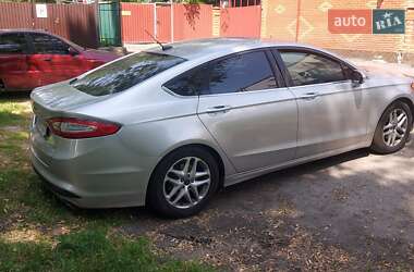 Седан Ford Fusion 2015 в 