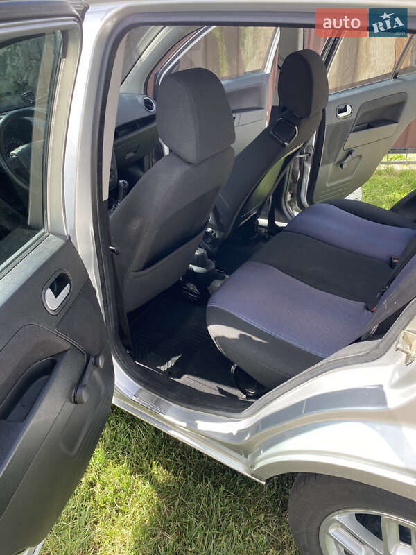 Хэтчбек Ford Fusion 2008 в Ичне