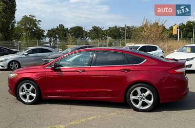 Седан Ford Fusion 2016 в 