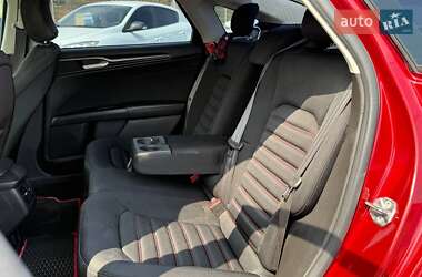 Седан Ford Fusion 2016 в 