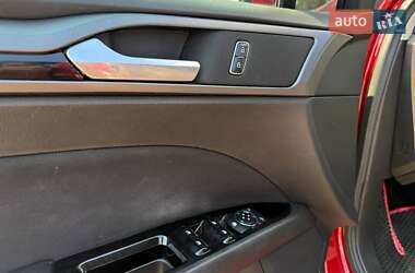 Седан Ford Fusion 2016 в 