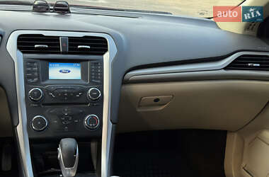 Седан Ford Fusion 2014 в 