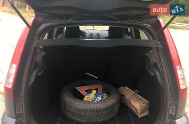 Хэтчбек Ford Fusion 2010 в 