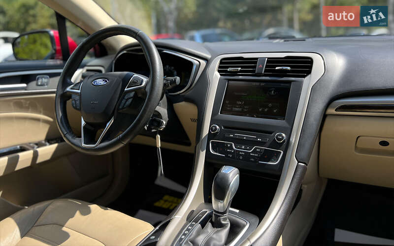 Седан Ford Fusion 2016 в Львові