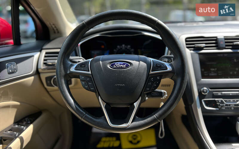 Седан Ford Fusion 2016 в Львові