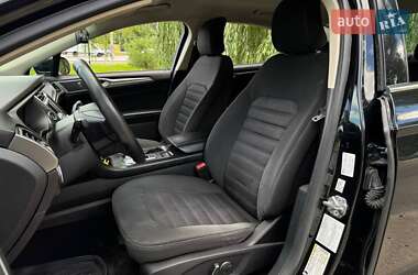 Седан Ford Fusion 2016 в 