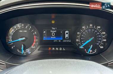 Седан Ford Fusion 2016 в 