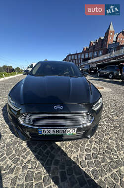 Седан Ford Fusion 2013 в 