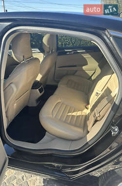 Седан Ford Fusion 2013 в 