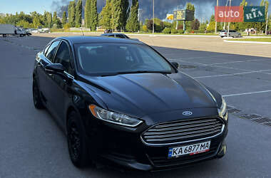 Седан Ford Fusion 2015 в 