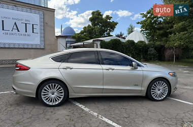 Седан Ford Fusion 2017 в 