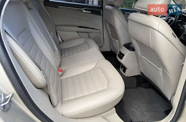 Седан Ford Fusion 2017 в 