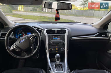 Седан Ford Fusion 2016 в 