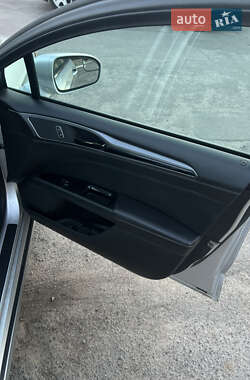Седан Ford Fusion 2014 в 