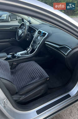 Седан Ford Fusion 2014 в 