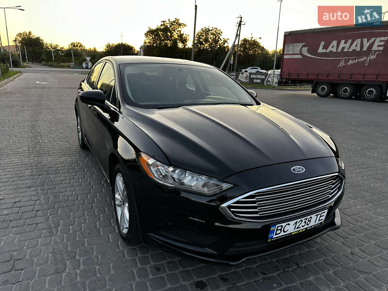Седан Ford Fusion 2017 в 