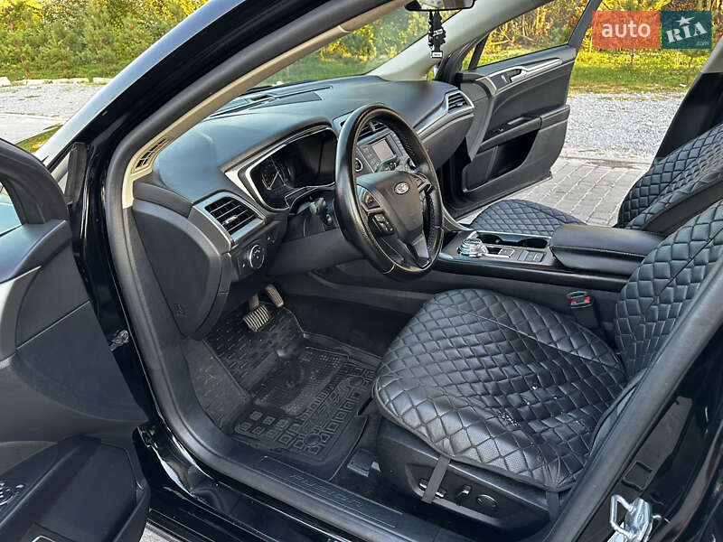Седан Ford Fusion 2017 в Львові