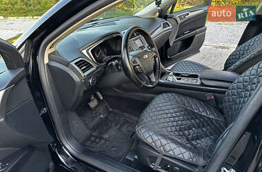 Седан Ford Fusion 2017 в 