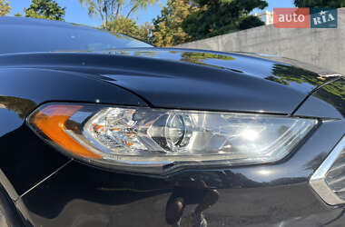 Седан Ford Fusion 2016 в 