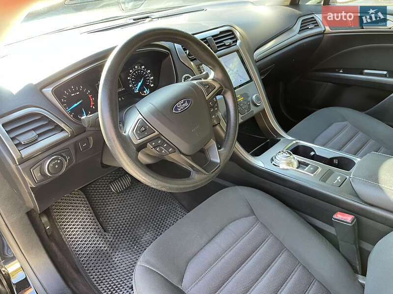 Седан Ford Fusion 2016 в Львові
