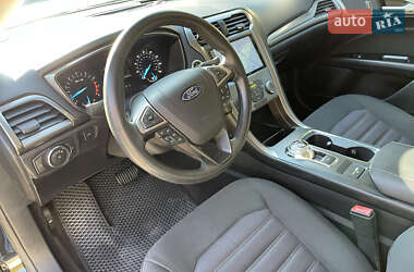 Седан Ford Fusion 2016 в 