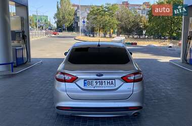 Седан Ford Fusion 2015 в 