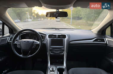 Седан Ford Fusion 2018 в 