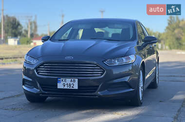 Седан Ford Fusion 2015 в 