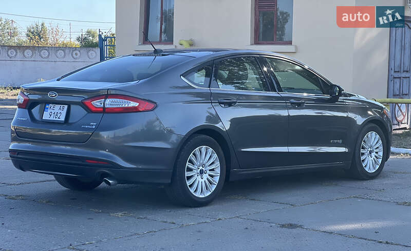 Седан Ford Fusion 2015 в Днепре
