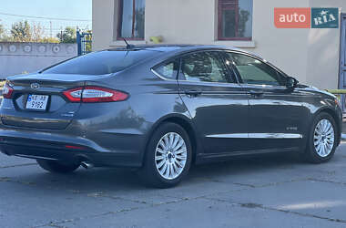 Седан Ford Fusion 2015 в 