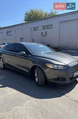 Седан Ford Fusion 2016 в 