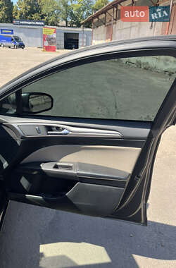 Седан Ford Fusion 2016 в 