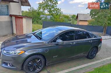 Седан Ford Fusion 2015 в 