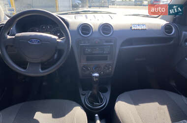 Хэтчбек Ford Fusion 2009 в 