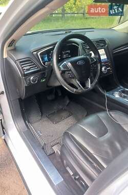 Седан Ford Fusion 2019 в 