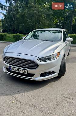 Седан Ford Fusion 2013 в 
