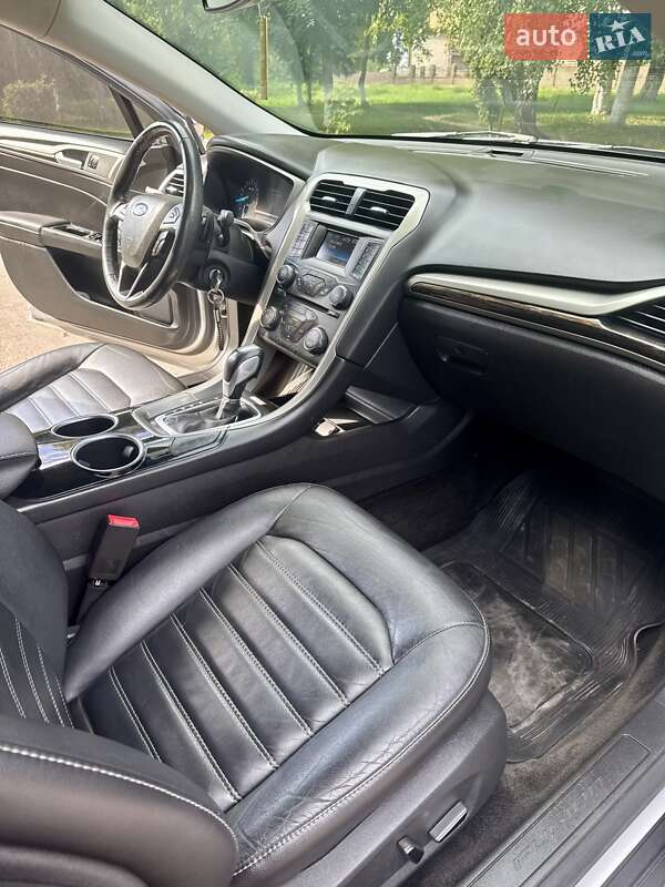 Седан Ford Fusion 2013 в Дубно