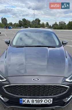 Седан Ford Fusion 2017 в 