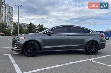 Седан Ford Fusion 2017 в 