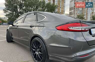 Седан Ford Fusion 2017 в 