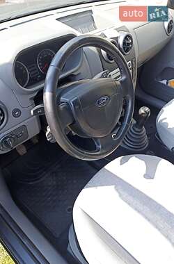 Хэтчбек Ford Fusion 2004 в 