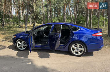 Седан Ford Fusion 2014 в 